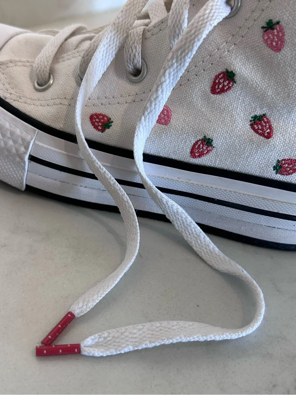 CONVERSE CHUCK TAYLOR LIFT STRAWBERRY HIGH-TOP SNEAKERS, Like New, Size 13Y